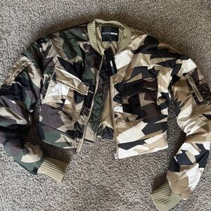 Fashion Nova Camouflage Cropped Jacket